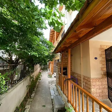 Tripleks Yazlik 4 Villa Özdere